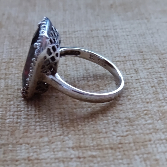 Rectangular Multi Faceted Deep Red Glass Silver Ring - Picture 3 of 15